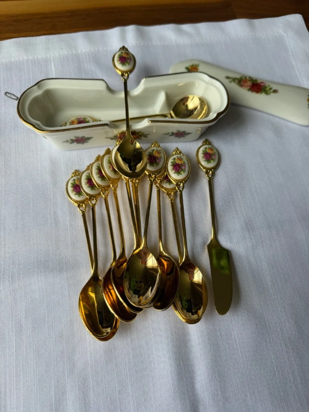 Vintage Gold Tone 14pc Tea Spoon Set in Old Country Roses Style with Caddy